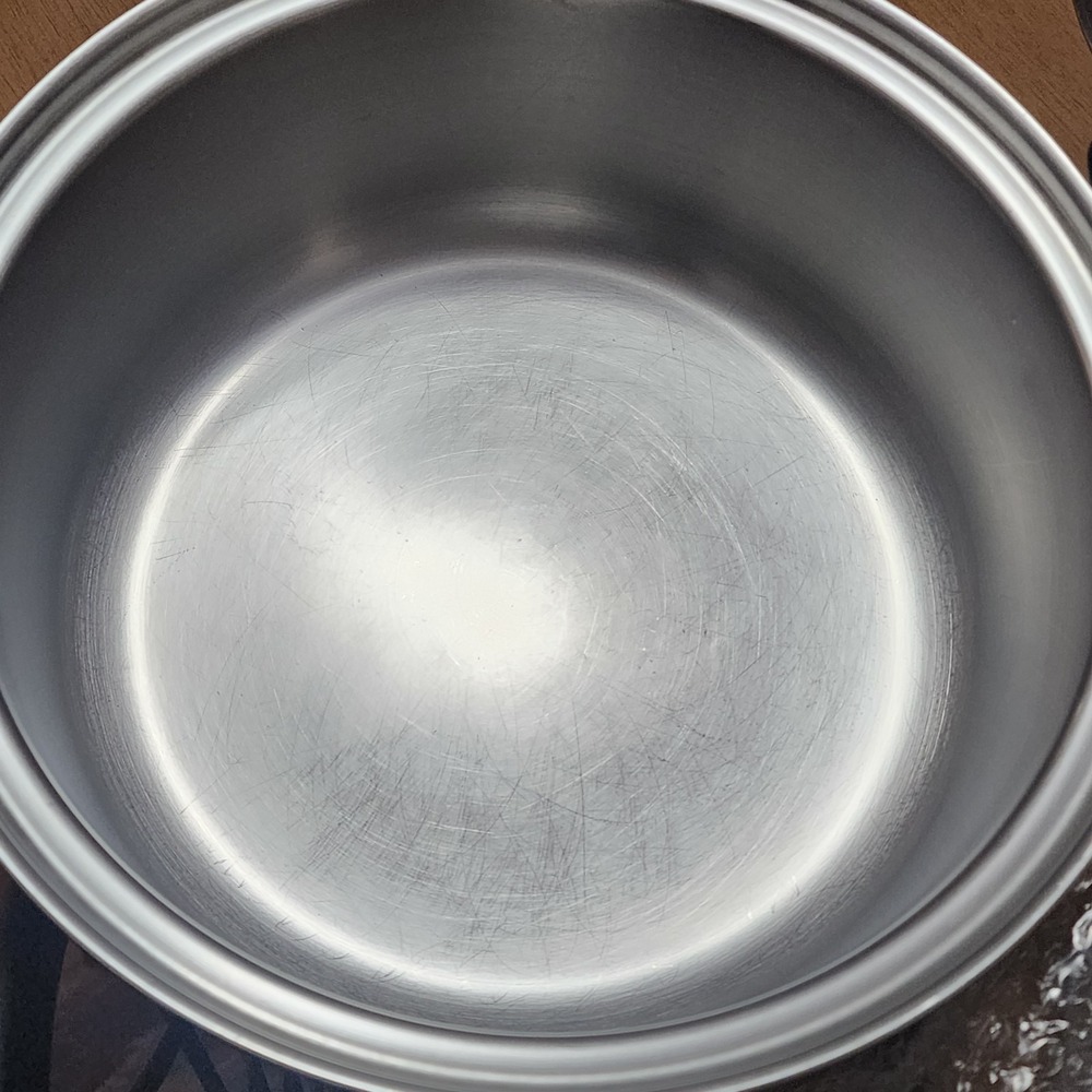 Bio Health America Stainless Steel Pot with lid - Picture 3 of 9